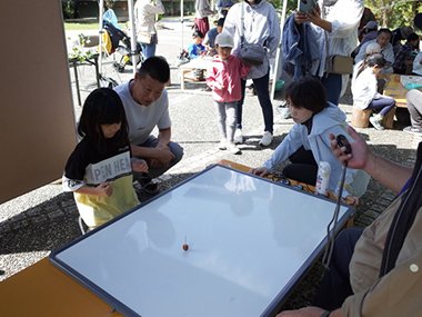 【当日受付】どんぐりごま大会とどんぐり集めて森づくり【三木山森林公園】